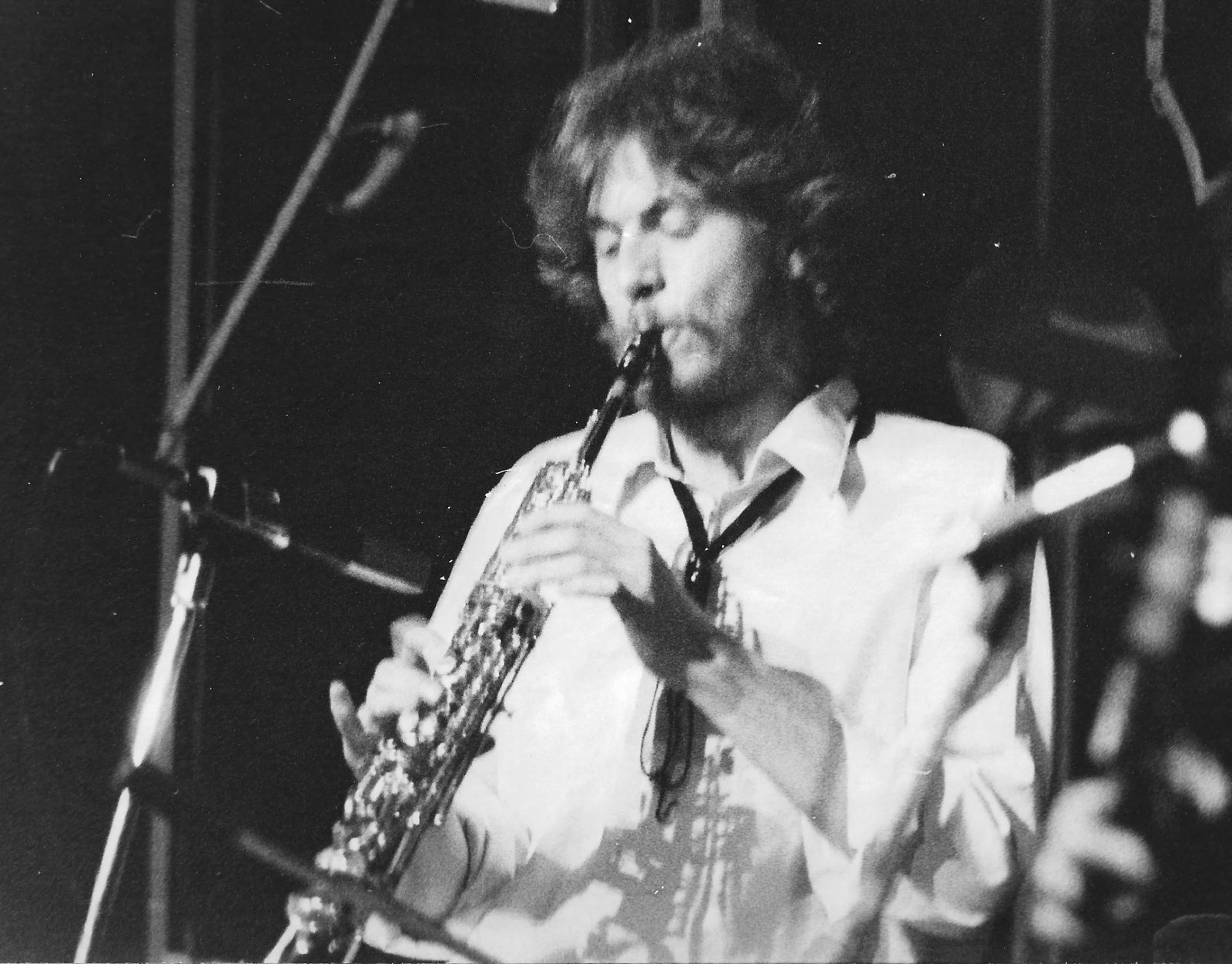 Roberto Rosi al sax soprano, fotografia in bianco e nero